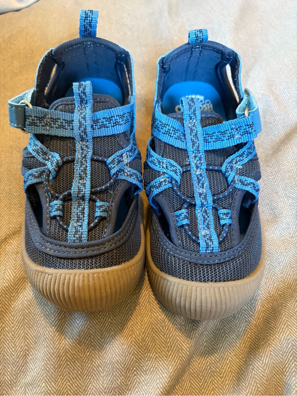 OshKosh B'gosh Navy and Bright Blue Kids Water Shoes